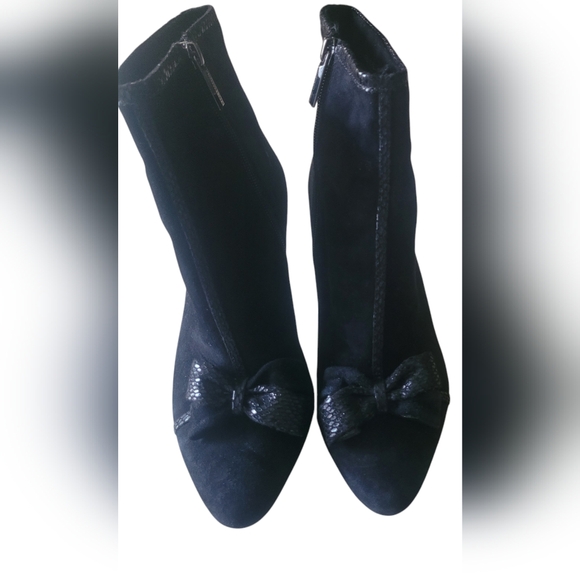 KARL LAGERFELD MONA SUEDE BOOTIES BLACK SIZE 8 - Picture 2 of 16